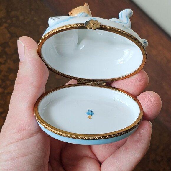 Limoges France Hand-Painted Porcelain Trinket Box Bear Reading Book - Picture 5 of 9